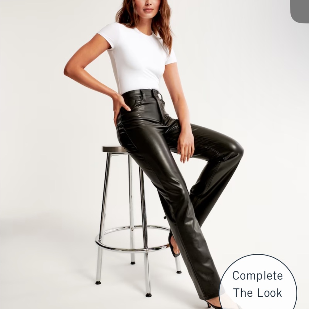 ABERCROMBIE VEGAN LEATHER 90’s STRAIGHT LEG PANT size: 25 Short